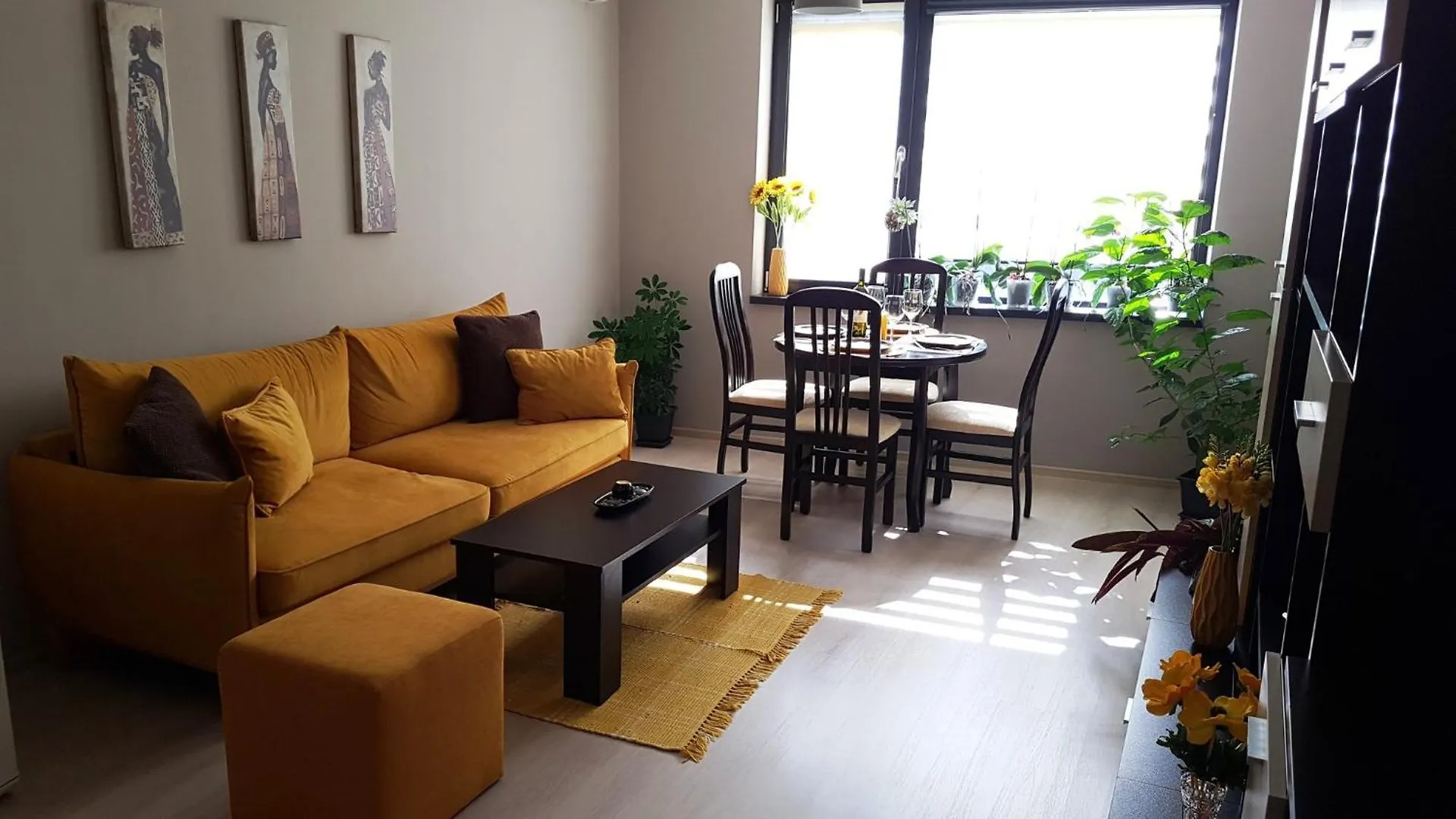 Poli'S Aparment Sunny Freesia Apartment Varna